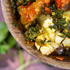 Efo Riro entertaining